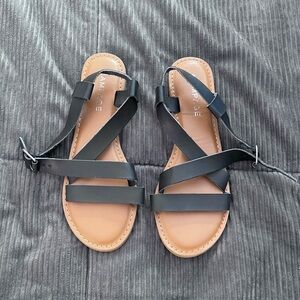 Rampage Black and Tan Strappy Sandals